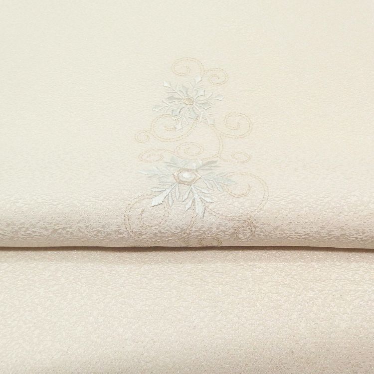 和小物さくら 帯揚げ  雪花銀ちらし 刺繍 白練色（白に近いベージュ系）＜即日発送可＞の画像