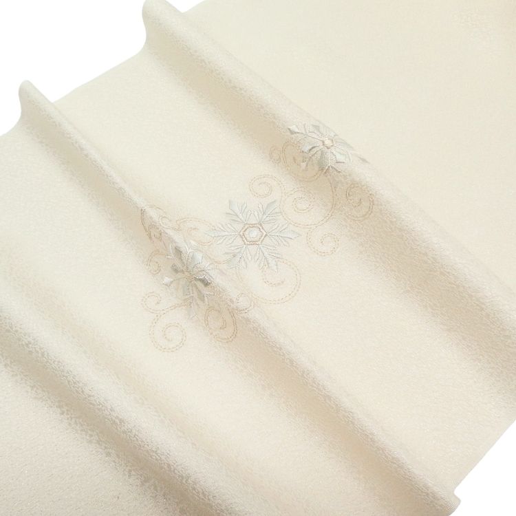 和小物さくら 帯揚げ  雪花銀ちらし 刺繍 白練色（白に近いベージュ系）＜即日発送可＞の画像