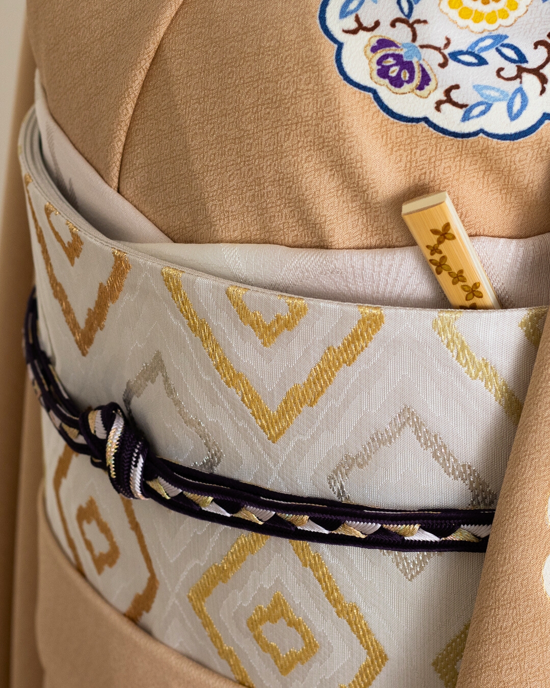 松寿苑「新花文」手描き友禅の付下げ 伽羅色 (落ち着いたオレンジ系のベージュ) の画像