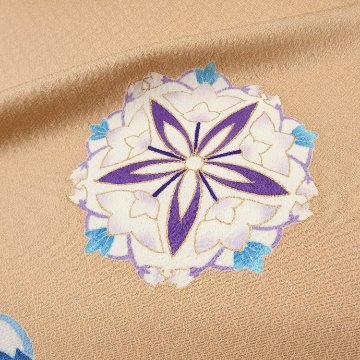 松寿苑「新花文」手描き友禅の付下げ 伽羅色 (落ち着いたオレンジ系のベージュ) の画像