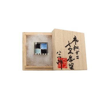 なつ緋 帯留め 「市松デコ七宝帯留」水色 の画像