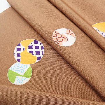 成謙 「円取割付・広幅 千成堂別注」飛び柄小紋 着尺 駱駝色（らくだいろ・茶系）＜お仕立て代込＞の画像