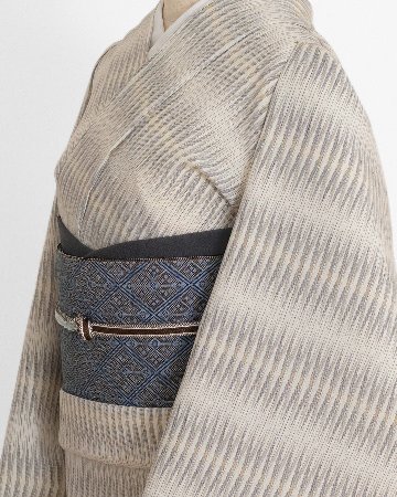 長楽こぎん「菱（こぎん刺し文）」八寸名古屋帯 灰青と生成茶＜お仕立て代込＞の画像