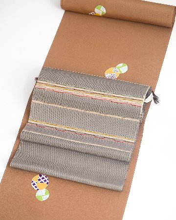 藤山千春 「草木染手織物 吉野間道」 九寸名古屋帯 灰茶系＜お仕立て代込＞の画像