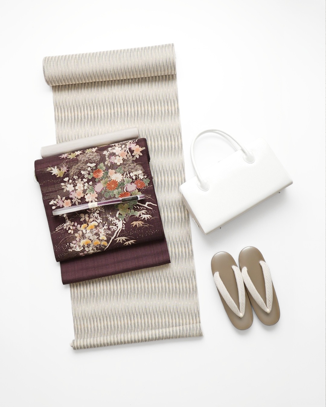 奥順「石下結城縮 経絣 (結城紬)」着尺 生成に灰練色＜お仕立て代込＞の画像