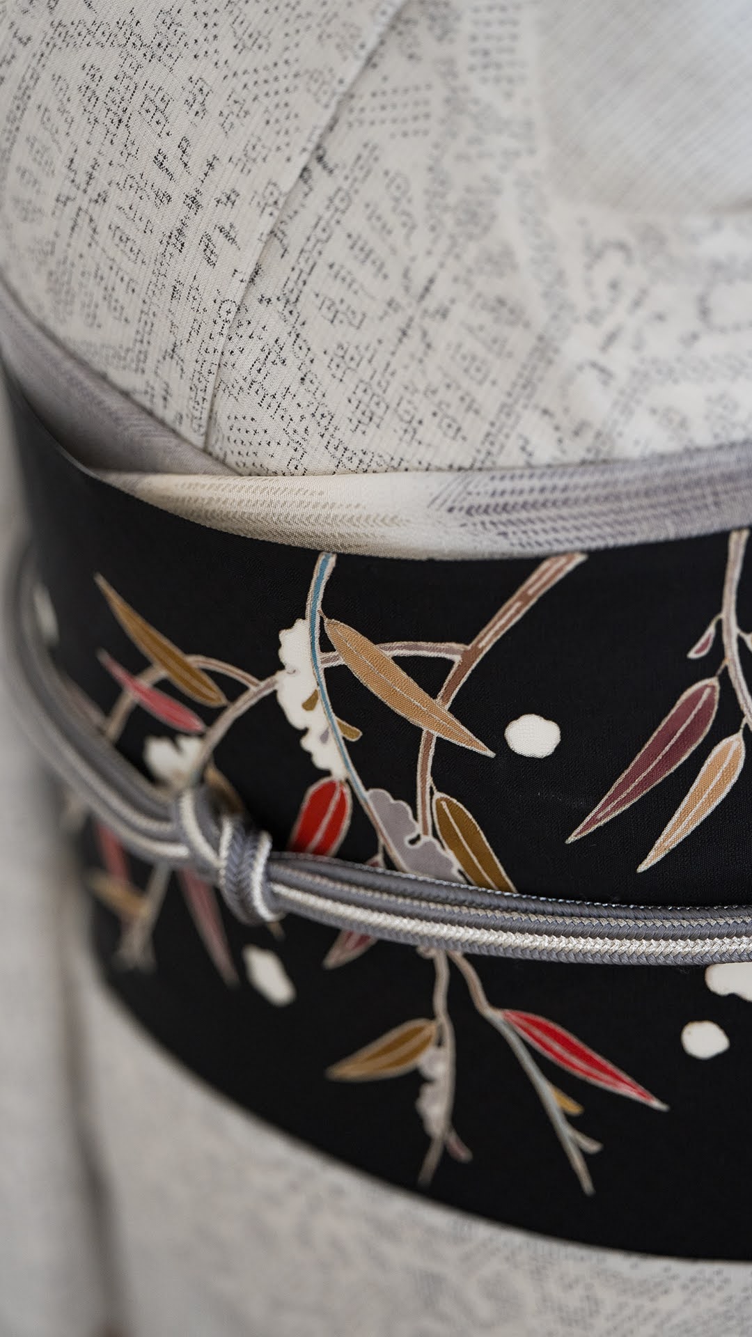 松寿苑「雪持柳」九寸名古屋帯 染め帯 墨黒＜お仕立て代込＞の画像