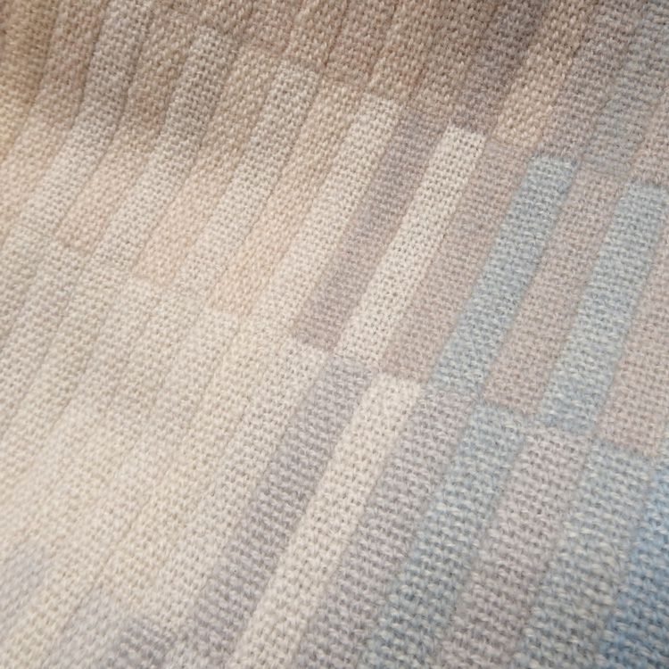 高見由香 「朝焼け」 二重織り（手織）の大判カシミヤ（カシミア）ストール＜即日発送可＞の画像