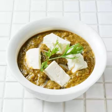 パラクパニール（インド式チーズのほうれん草カリー）の画像