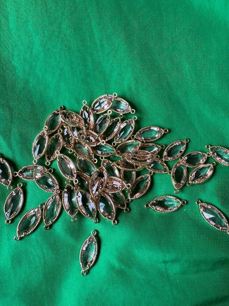 ガラス宝石（ハンドメイド専用）の画像