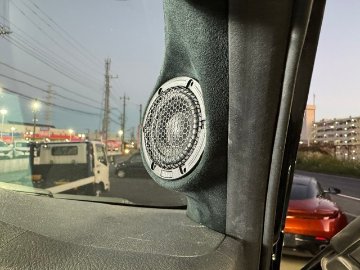 200系ハイエース専用Aピラー５cmスピーカーキット（ピラー＋生地張り＋ブラムスピーカー）の画像