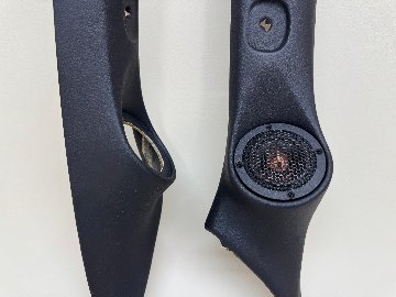 200系ハイエース専用Aピラー５cmスピーカーキット（ピラー＋生地張り＋ダイコックスピーカー）の画像