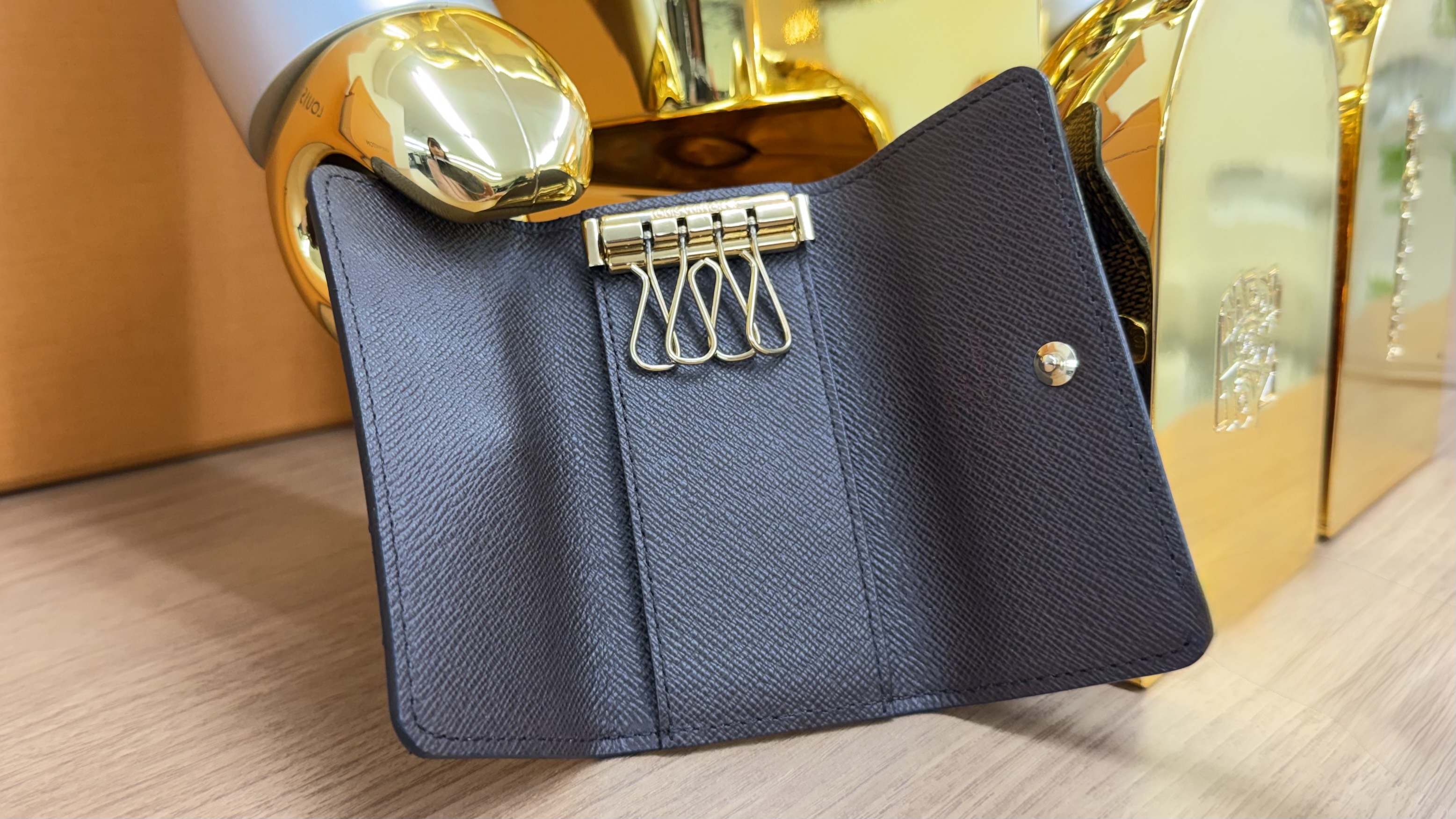 LOUIS VUITTON(ルイヴィトン) ミュルティクレ４キーケース N60385 ダミエの画像