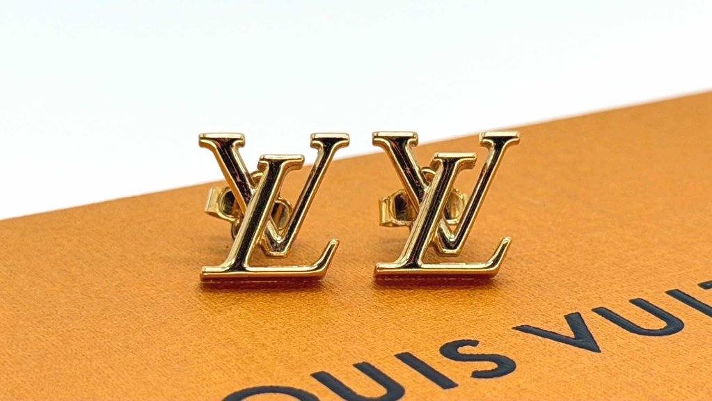 LOUIS VUITTON(ルイヴィトン)ピアス・LVアイコニック M00610 モノグラムの画像