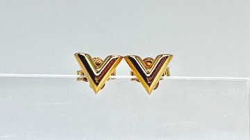 LOUIS VUITTON(ルイヴィトン)ピアス エッセンシャルV M68153 ゴールド ジュエリーの画像