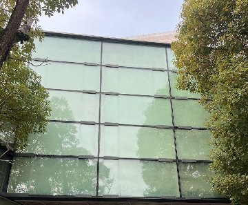 Glass Curtainの画像