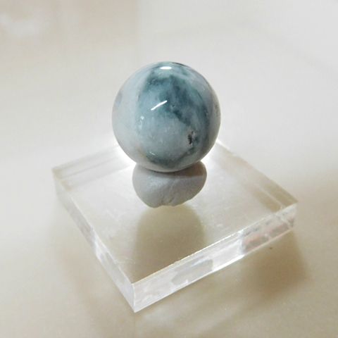 糸魚川産翡翠13mmビーズ1の画像