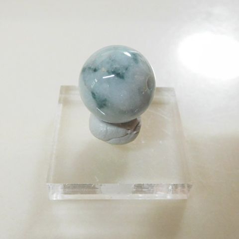 糸魚川産翡翠13mmビーズ5の画像