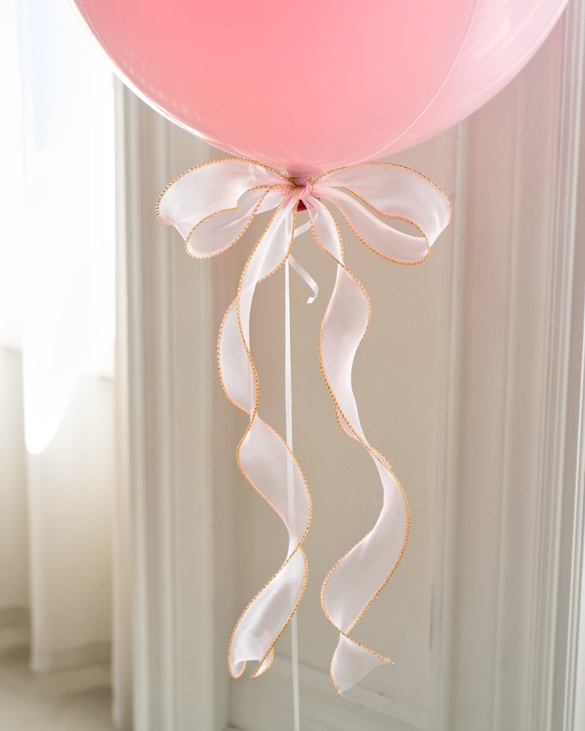 ゴールドフレームリボンの画像