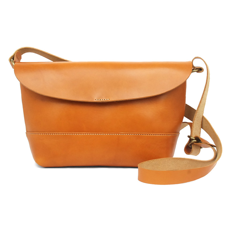 栃木レザー ショルダーバッグの画像