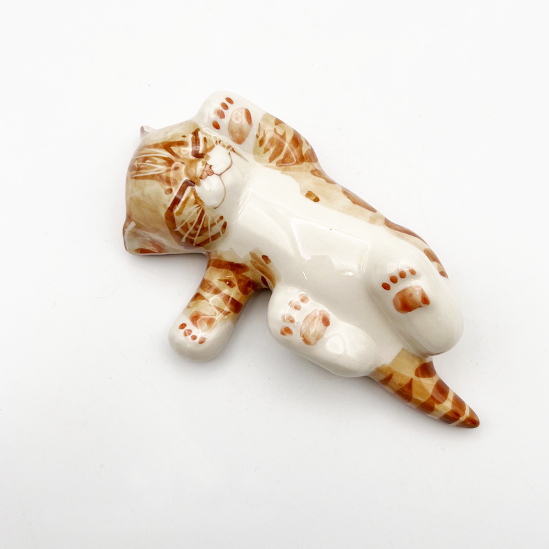 SENESHALL Studio Six へそ天で眠る猫茶トラ白猫 1987年ヴィンテージの画像