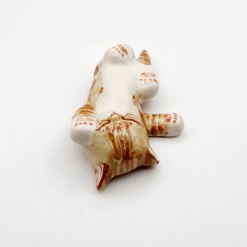 SENESHALL Studio Six へそ天で眠る猫茶トラ白猫 1987年ヴィンテージの画像