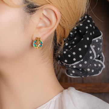 4F フィーアエフ　窓辺の主ピアス 猫のピアス ゴールドトーン Window Guardian 日本製の画像