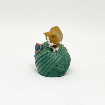 ENESCO 毛糸で遊び猫のミニチュア メタルフィギュア シンブルの画像