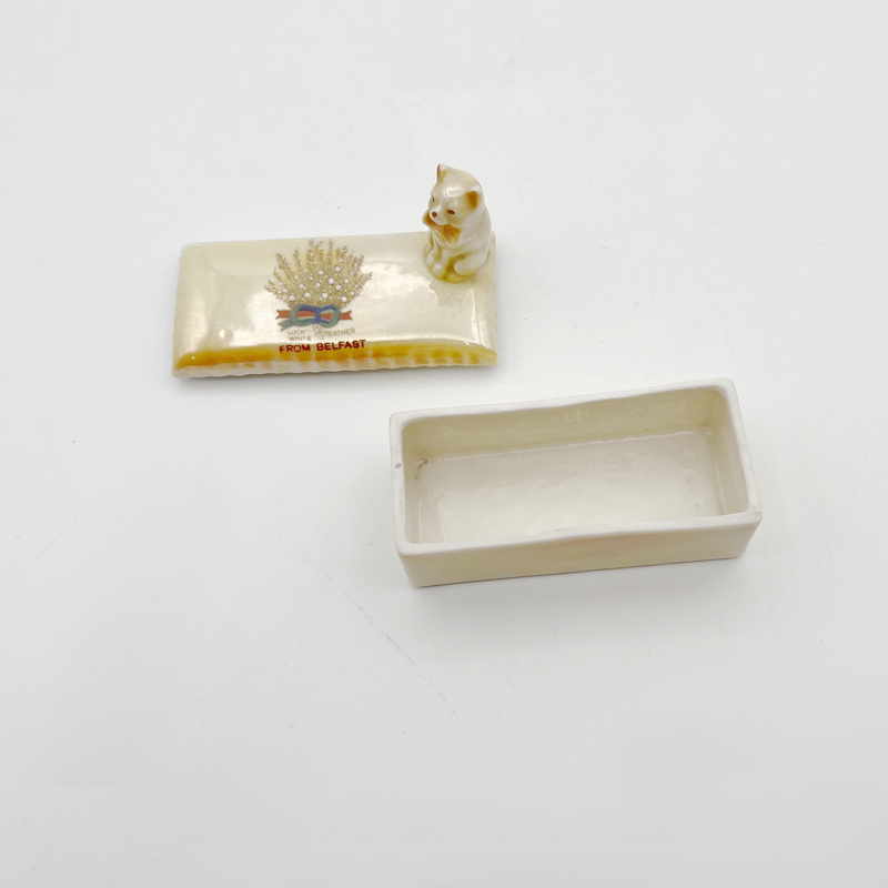 幸運のホワイトヘザーと猫のトリンケットボックス　小物入れ  1900年代初〜中期の画像