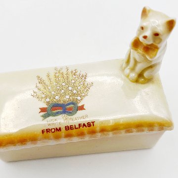 幸運のホワイトヘザーと猫のトリンケットボックス　小物入れ  1900年代初〜中期の画像