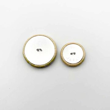 Yanaka Red House Button Galleryオリジナル猫のボタン2個セット　猫のルルとスミレ　の画像