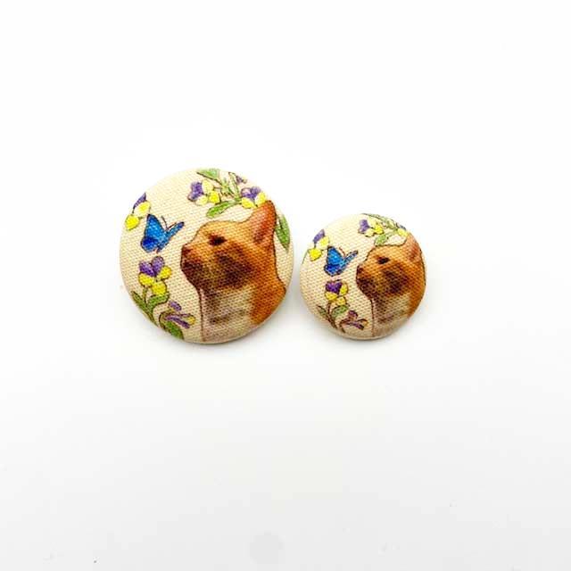 Yanaka Red House Button Galleryオリジナル猫のボタン2個セット　猫のルルと蝶々の画像