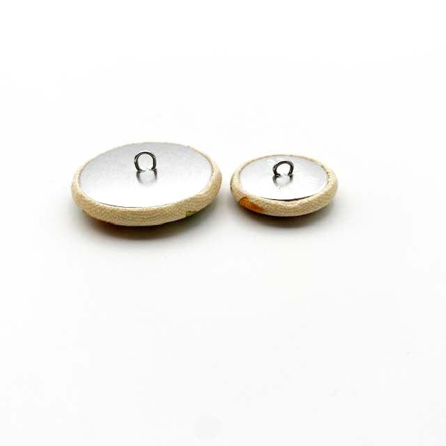 Yanaka Red House Button Galleryオリジナル猫のボタン2個セット　猫のルルと蝶々の画像