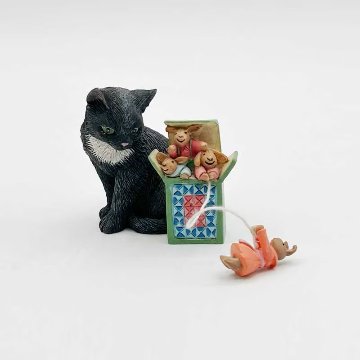 レズリーアンアイボリー CATS AMONG THE TOYS　猫フィギュリン12体と専用ディスプレイラックのセット 1994年 ENESCOの画像