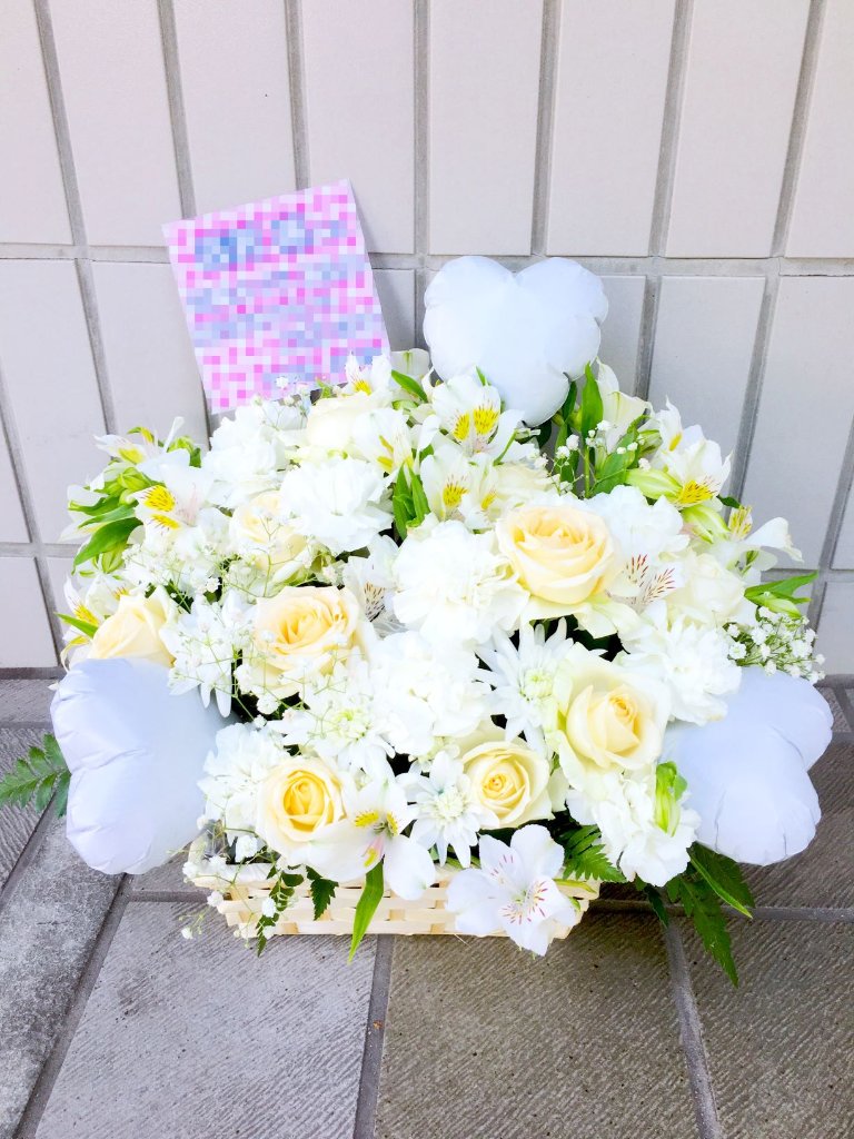 お任せ　お花と風船のアレンジ（fba111）の画像