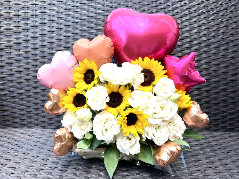 お任せ　お花と風船のアレンジ（fba203）の画像