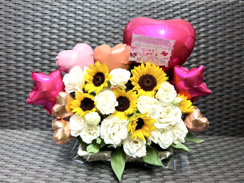 お任せ　お花と風船のアレンジ（fba204）の画像