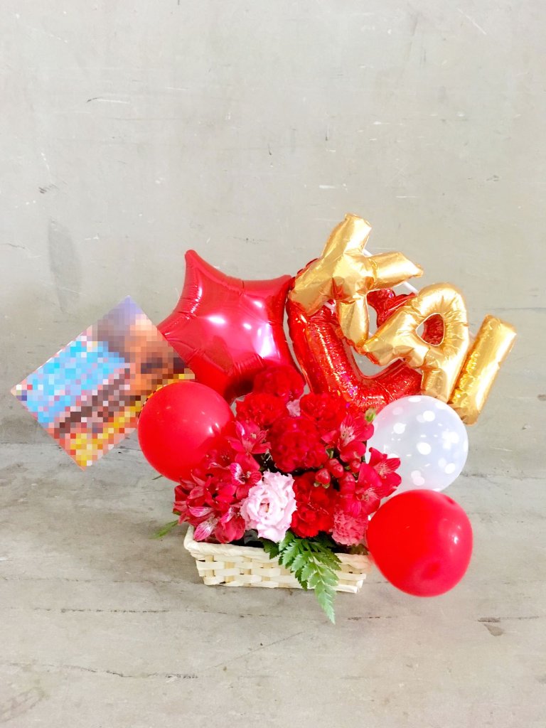 アーティシャルフラワーと風船のアレンジ（fba102-zo）の画像