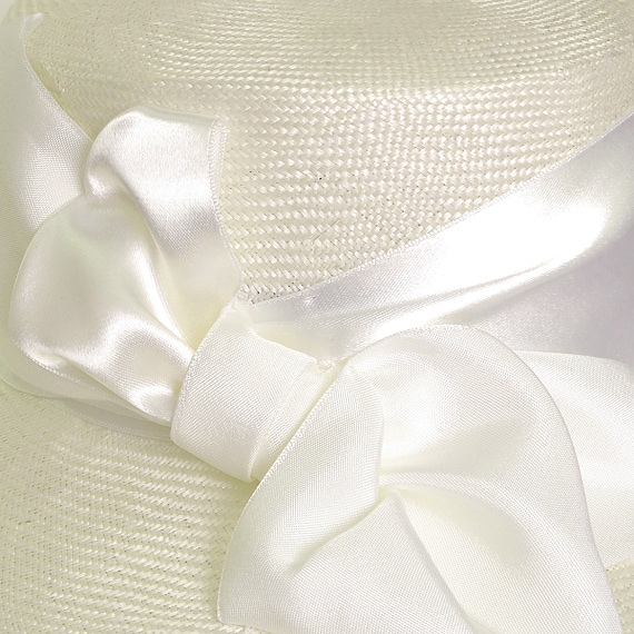 White Dressの画像