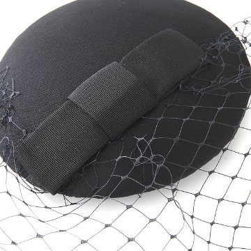 たち向かう現実の画像