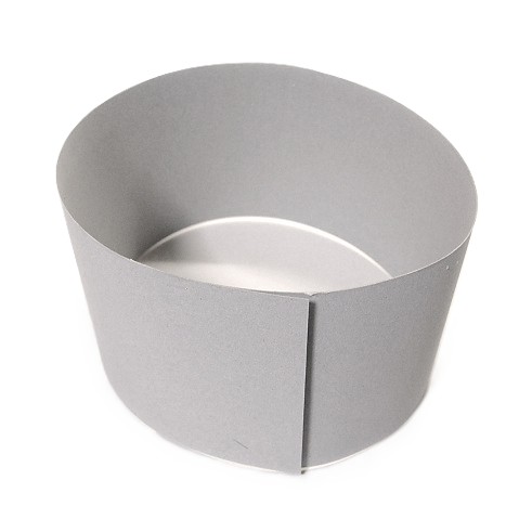 ダンボールで作った帽子スタンドによる保管方法