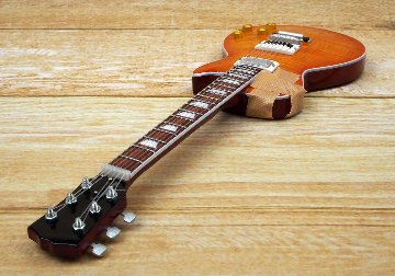 Musical Story 1/4 ミニチュア ギター フィギュア レスポール ハニーサンバースト スタイル画像