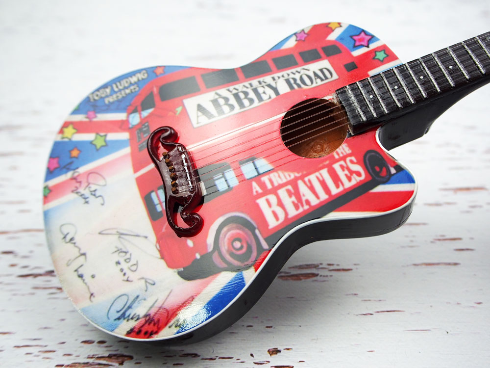 REBELLION 1/4 スケール ミニチュア 楽器 ギター ビートルズ Abbey Road Bus アコースティック画像