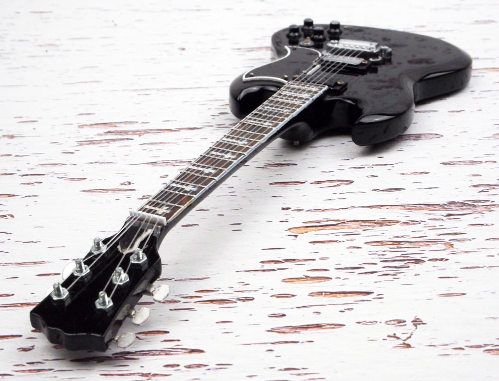 REBELLION 1/4 スケール ミニチュア 楽器 ギター ブラック サバス トニー アイオミ SG画像