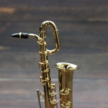 ミニチュア楽器 1/6スケール バリトン サックス ゴールド 専用ケース＆スタンド付き の画像