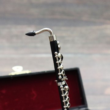 ミニチュア楽器 1/6スケール バスクラリネット 専用ケース＆スタンド付き の画像