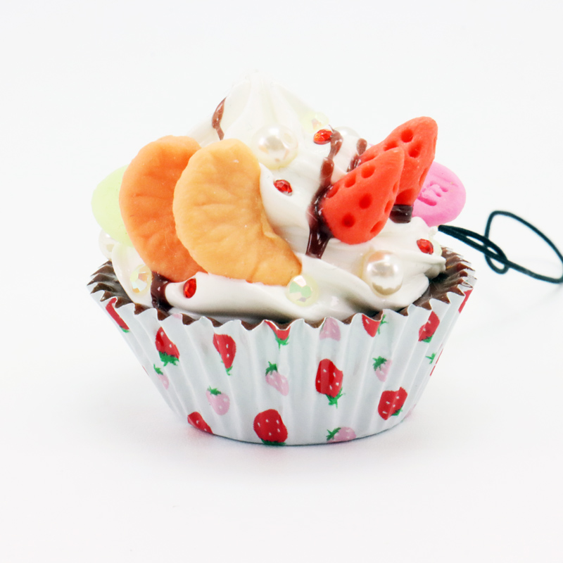 ミニチュア フード アクセサリー ストラップ カップケーキの画像