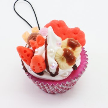 ミニチュア フード アクセサリー ストラップ カップケーキの画像
